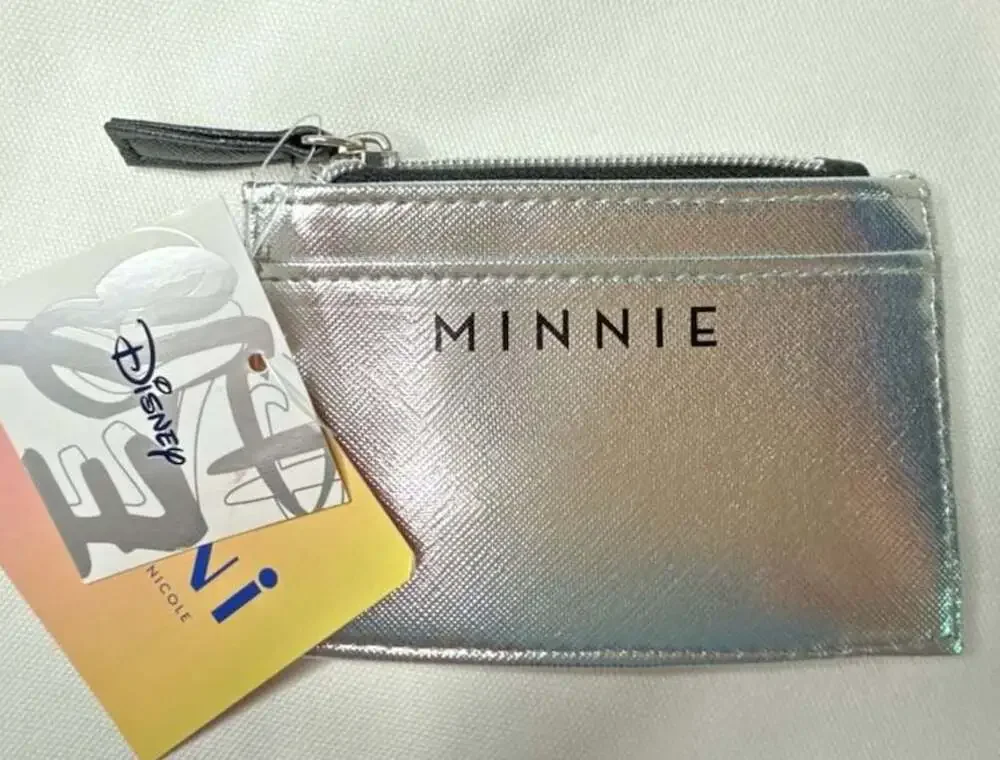 Danielle Nicole Disney Minnie Mouse Metallic Silver Cardholder Coin Purse